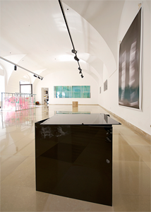 Pandoras Box in der Ausstellung Cliusterwolke, Oberösterreichischer Kunstverein Linz 2014
